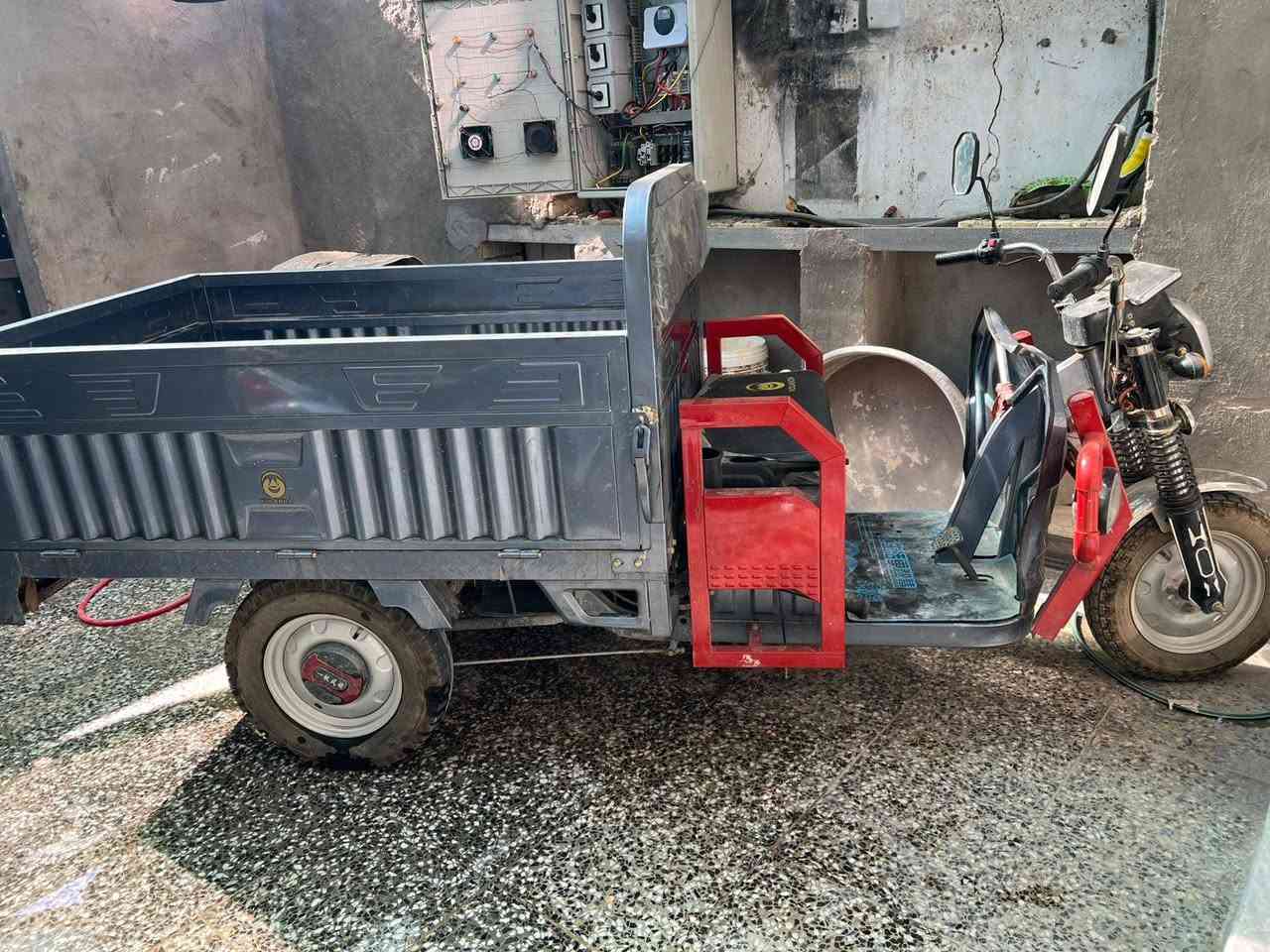 السلام عليكم 
ستوته شحن للبيع موديل 25
أخت الجديده مال أسواق 
مكانها بغداد البلديات 
السعر 1200 وبيها مجال بسيط 
اتصال و واتساب فقط ***********
