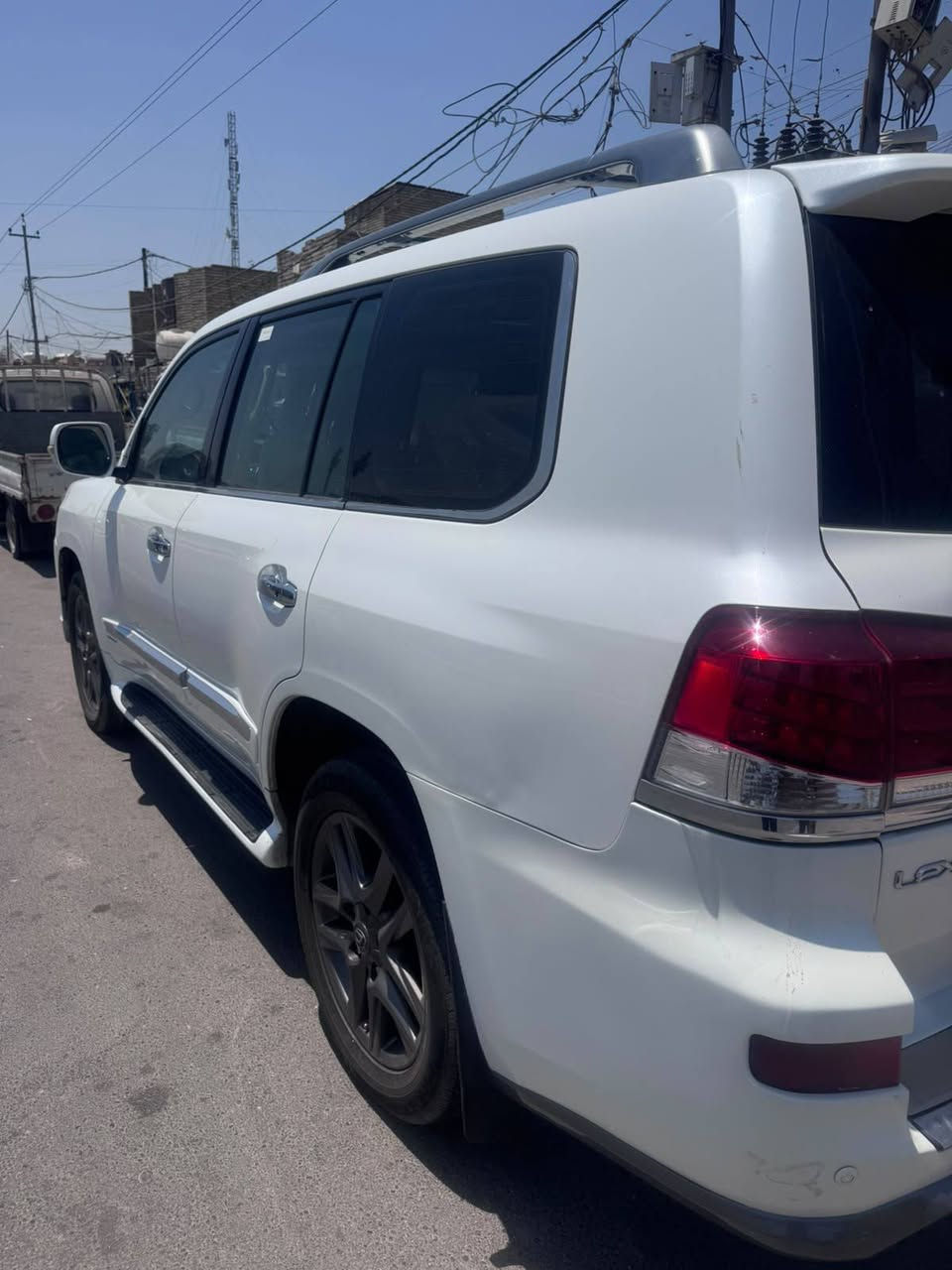 السلام عليكم  الكزز ٢٠١٢ فول مواصفات واحد على وحدا معروفه لفول  بيهه  اربع قطع صبغ اثر بطش بدون معجون بدون دواخل رقم أربيل جديد  نكليزي تحويل ثاني يوم المكان بغداد المدينه الصدر سعر ٢٩٠ وبيهه مجال الشراي ينتصل ***********
