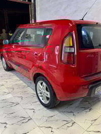 كيا سول • ٢٠١١ • الرمادي