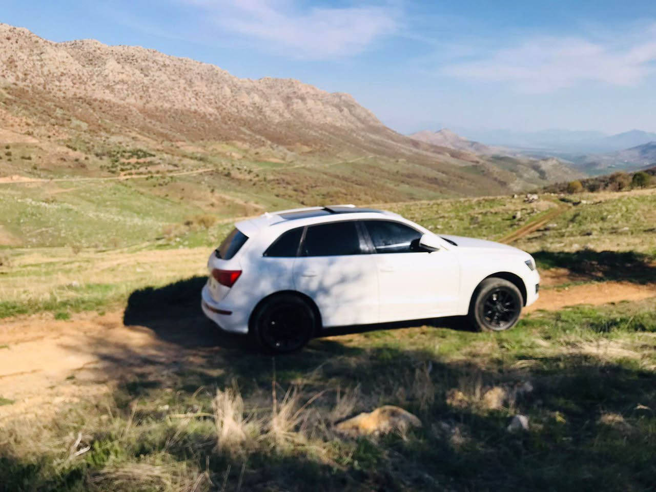 ئەودیQ5 مودیل ٢٠١١ پانوراما ڤۆلیۆم 
بێبۆیاغ  بێدەعمولێدراو
مەکینەی تەعمیرکراوە
شوین چوارقوڕنە
*********** رانية, السليمانية
