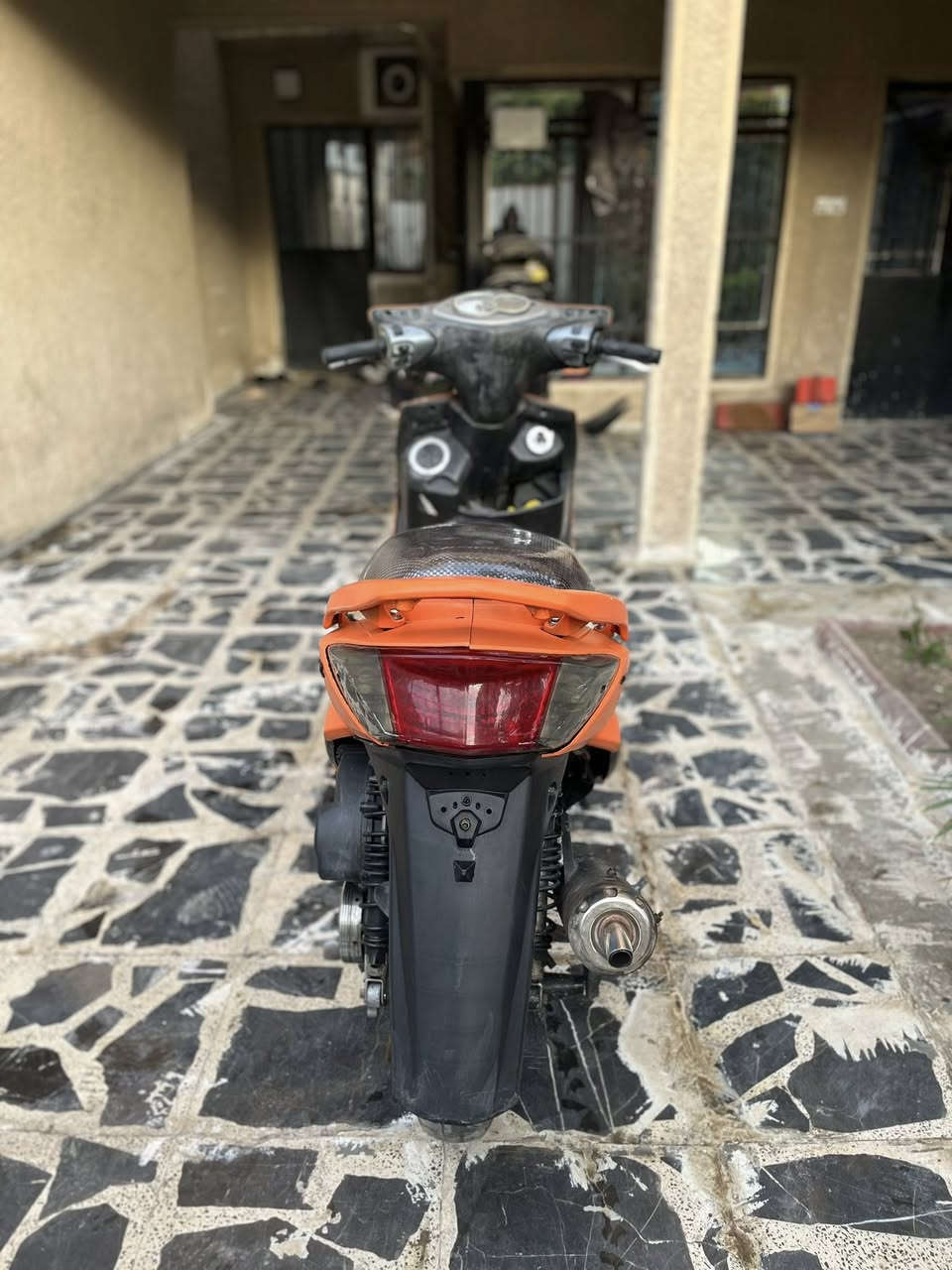 السلام عليكم شباب سكنس فحل للبيع مكينة ٦١ كلجات رياضي شلعة ومعدل خير من الله السعر٨٥٠وبيها مجال اتصل وتدلل رقمي *********** موجود واتساب مكاني بغداد الأمين الثانية
