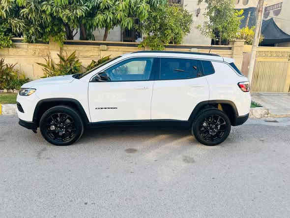 يا الله 
السلام عليكم 
JEEP COMPASS
‎جيب كومباس  موديل 
2023 شكل الجديد ،ماشيه 14 ألف
دخول جديد بدون رقم 
سياره بأسمي
حادث بس بنيد سطحي 
مكفوله من الشاصي واللغد 
دبل بصمه 
فور ويل 
OFF ROAD PAGES 
‎، شاشة كبيرة
‎كاميرا  360 ، 
كشنات جلد 
كشنات كهرباء
سماعات الباين Alpine
لايتات زينون ليد بك لايت ليد 
شحن واير ليس
‎، تحكمات ستيرن جهتين 
، سايد بريك بصمة 
‎، تبريد وتدفئة قطعتين امامي وخلفي ,
‎تشغيل عن بعد 
، رادارات امامي وجانبي 
مع نقطة عمياء
 حساسات خلفي
 ، مثبت سرعة ذكي تفاعلي 
، نظام تحديد مسار 
، اوتو ستوب توقف تلقائي 
محرك 4 سلندر 2000 تيربو
السعر 162
مكان السيارة بغداد الغزالية 
الشراي يتصل 
***********📞
