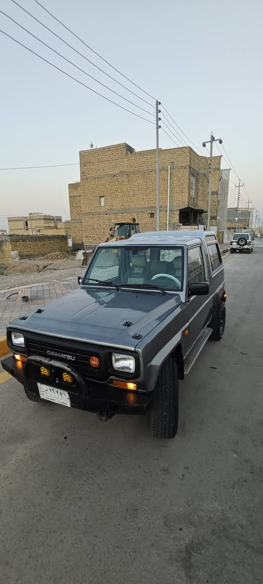 داهيتسو1993
محرك 3y
كير عادي
فور ويل 
تبريد 
50ْ$
***********
