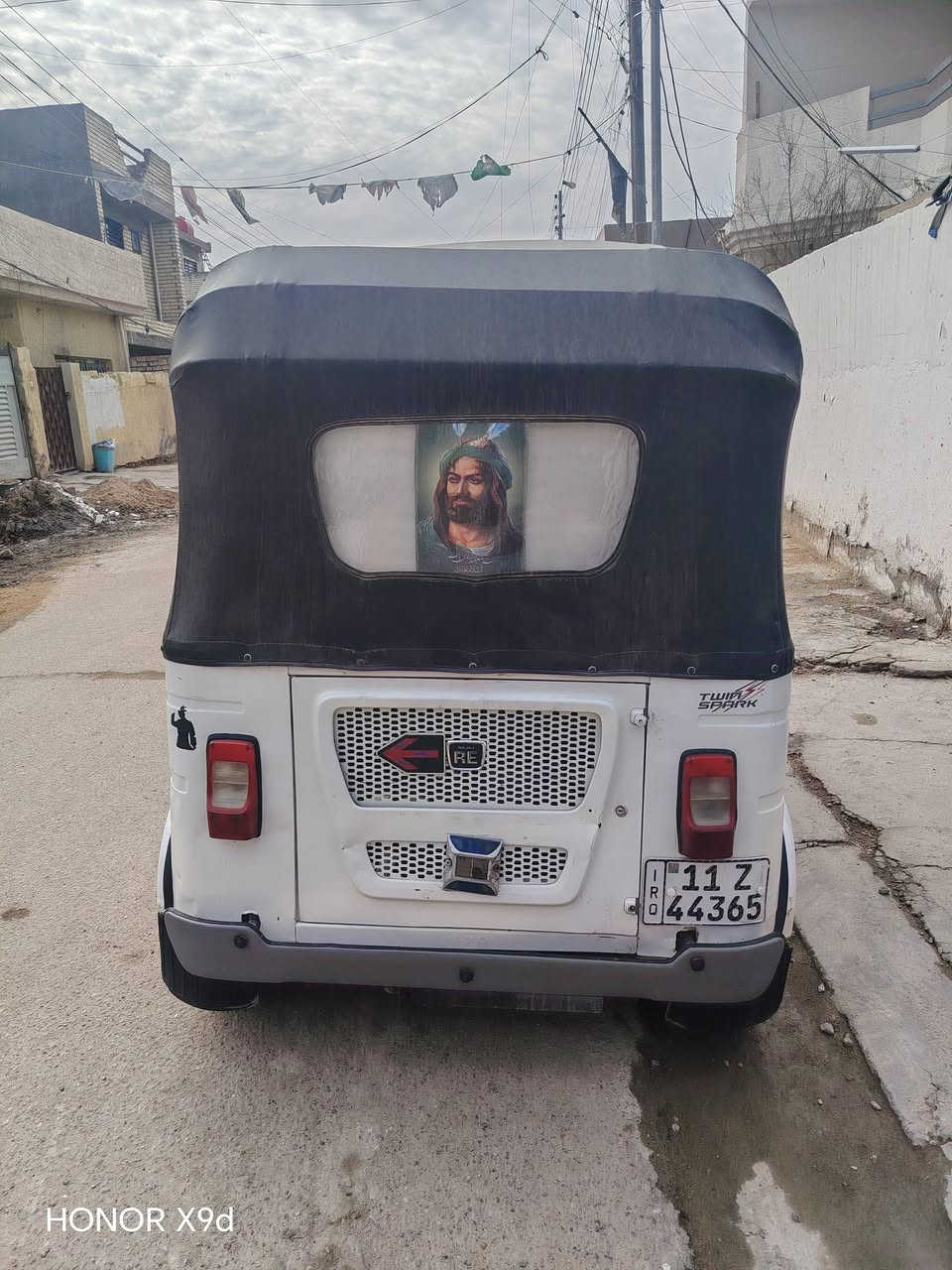 تكتك للبيع رقم وسنويه موديل 21
بأسمي تحويل ثاني يوم التكتك مكفوله من صبغ ومعجون ومحرك التكتك بيه خياسات بالدوس وطخات خفيفه
السعر 8 وبيه مجال محرك مبدل فقط زنجيل التكتك خير من الله بيه بصمه تشغيل عن بعد الاتصال ع الرقم
*********** عندي وات ساب هم
