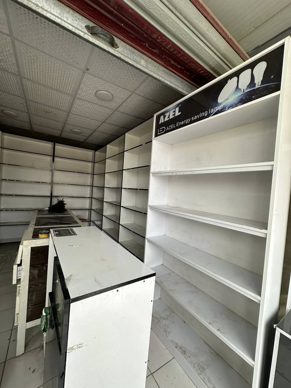 فاترينات عدد10 للبيع الطول 2.5 العرض متر العمق 30 +ميز عدد 2اي استفسار اتصل ‭٠٧٨٩ ٢٤١ ٧٦٧٧‬
