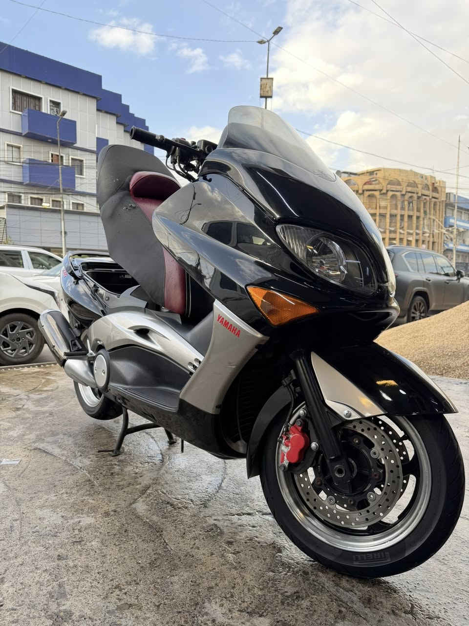 السلام عليكم  تيماكس.2008 اصل 
الدراجه مابيها ولا شخط والمكينه مكفوله 
الدشبول احمر 
ستيرن رياضي 
تايرات اصليه 
الدراجه ماشيه 
18000
***********
