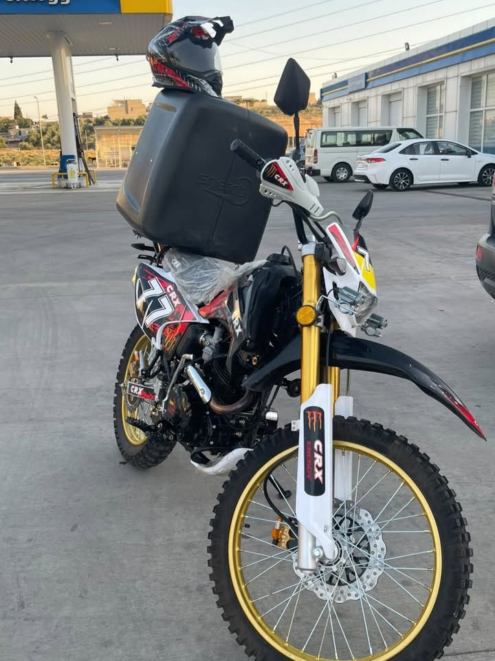 للبيع crx زيرو ماشي فقط 3k مع خوذة اصلية ب٨٥ الف وصندوق ٤٥ كبير. وبلاجكتور اصلي ٣٠ الف 
الدراجة بعدها زيرو 
مكان دهوك سعر 11,25 دولار 
قفل
***********
