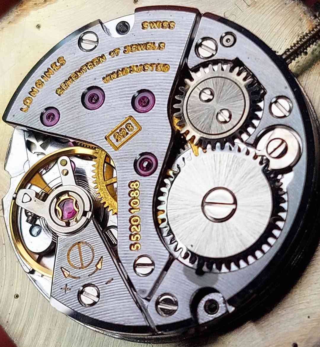 لونجين .نصب تكويك .انتاج 1971م
الابعاد . .عرض 30 . وطول 39
كيس تغليف ذهب 20 ميكرون 
ساعة  ميلين .
مينا كدامك
زمبلك  معلم .
مكنة شبه زيرو .
وقتها ممتاز 
نصبو واحد تكفي 39 ساعة عمل 
وسعرها 235 دولار ...


**إذا كنت صاحب هذا الإعلان وتريد حذفه لأي سبب، رجاءا أرسل رسالة إلى الدعم الفني**