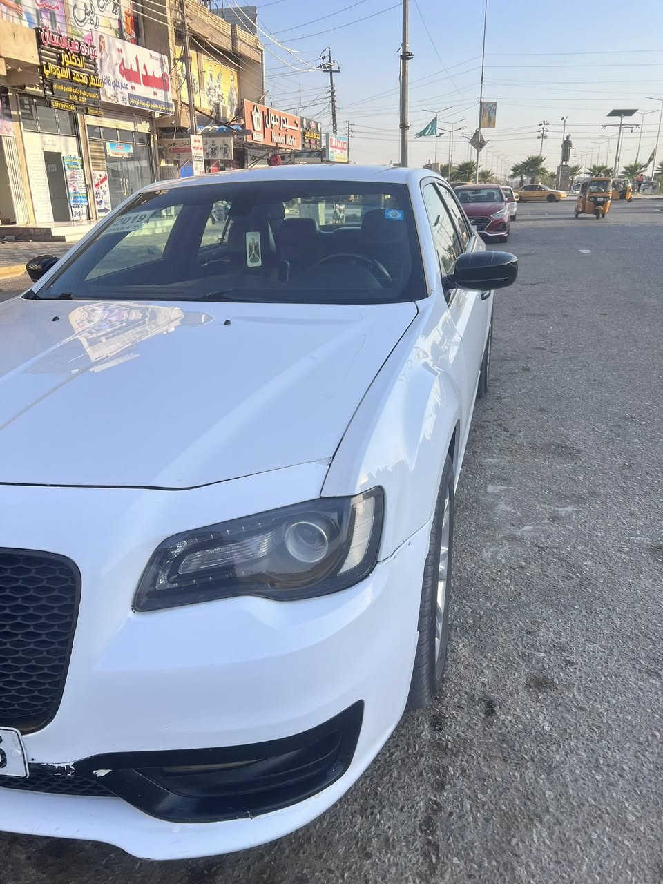 السلام عليكم 
كرايسلر 2019 بغداد باسمي رقم انكليزي مواصفتها معروفة وارد كندي حادثه جاملغ امبدل تجاري وبنيد اصلي دواخل 4 اصابع تقريباً الهلال الخلفي الايسر مرشوش  وبيه بارد بالجاملغ الامامي الايمن 
العنوان ميسان  ***********
حداديه جديده امامي وخلفي وتبريد ثلج ادمه اقبل ايام كامله فيت بم وبلكات ومجول السياره متعوب عليه وماتصرف عليه الف دينار السياره كلش حلوه
السعر 195
