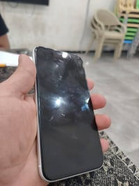 ايفون اكس ار • ١٢٨ • بطارية ٧٩