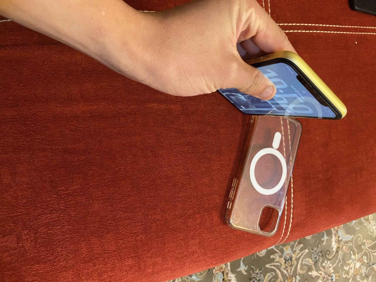 ايفون ١١ عادي ١٢٨ ذاكره مبدل شاشه اصليه وبطاريه اصليه فيس ايدي شغال كلشي شغال الجهاز نظيف وسعر الجهاز ١٩٠ الف وبي مجال بسيط مكاني العامريه رقم الهاتف ***********
