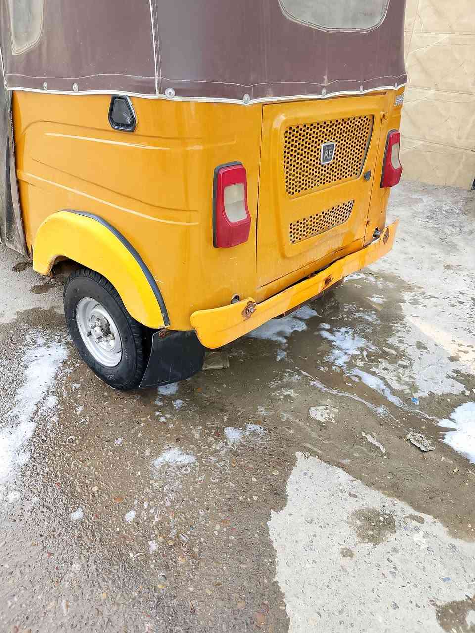 سلام عليكم تكتك 21للبيع رقم واصط نكليزي تحويل هنا بغداد مكاني بغداد نضيفه مكينه مكفوله كشر بي بس صبغ بل صفحه السعر 6800بيهه مجال الشراي يتصل ***********
