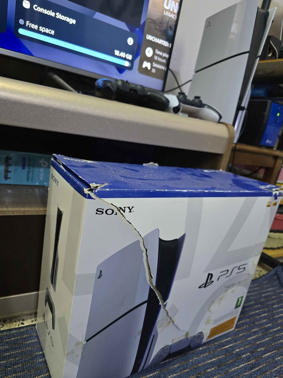 جهاز بلايستيشن 5 سلم اخو الجديد كسر كارتون استعمال جداً قليل للبيع
كارتون وملحقات اصلية كاملة وجويستك بلادي اصلي 
السعر 610 وبي مجال بسيط
*********** / يوجد توصيل لكل العراق شرط دفع مبلغ مقدمة بسيطة لضمان التوصيل الحال, واسط
