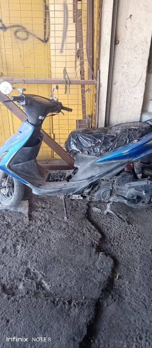 دراجتين (( سكنس كوري كابريتر))+ ((هدرس ياباني نوزل)) ملاحظة كوم حديد الاتصال على الرقم *********** بغداد, العراق
