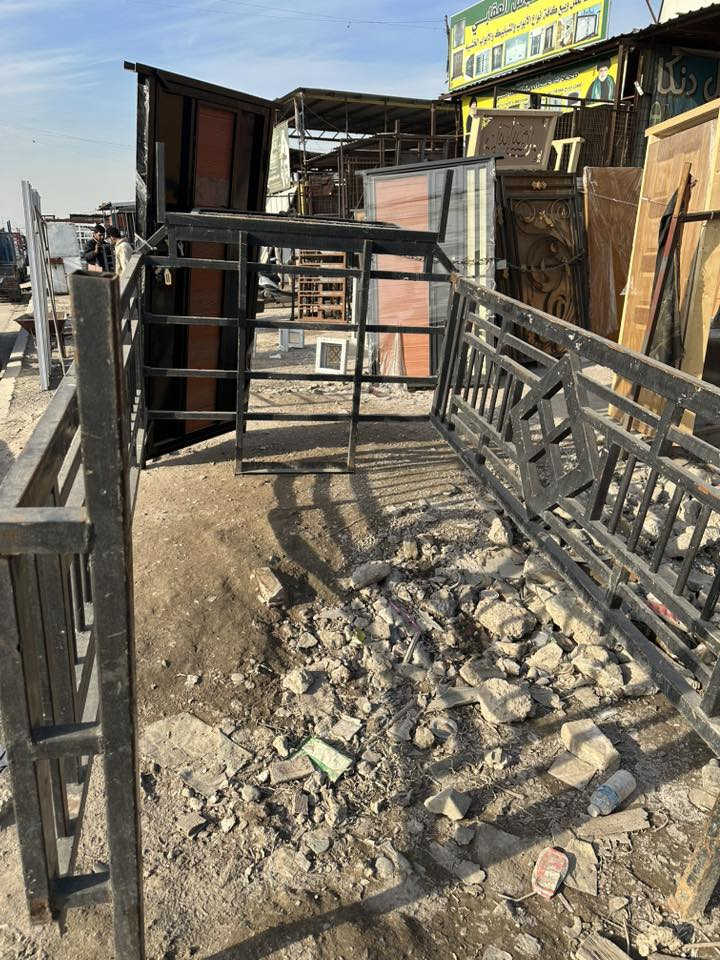 محجر كيا حمل مال فنتيره قماره وربع 7جنكال ثقيل هوك جنل العنوان بغداد مدينة الصدر نهاية شارع الفلاح كلفني 350 واريده ب300.. ***********
