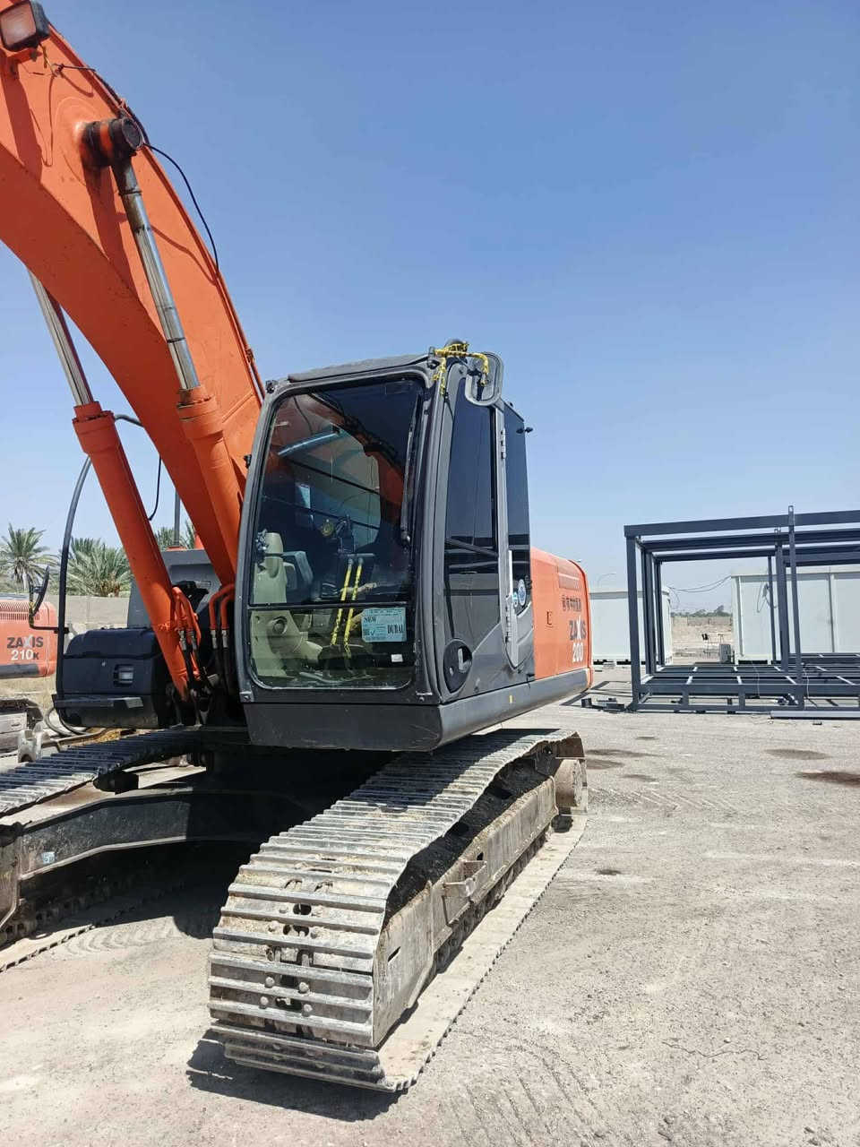 حفاره زث 3 للبيع موديل 2010 كفاله من فتح وصبغ مكينه جديدة دخول 2024 دخول جديد بيع او مراوس بحفاره240
للاستفار اتصل ***********
