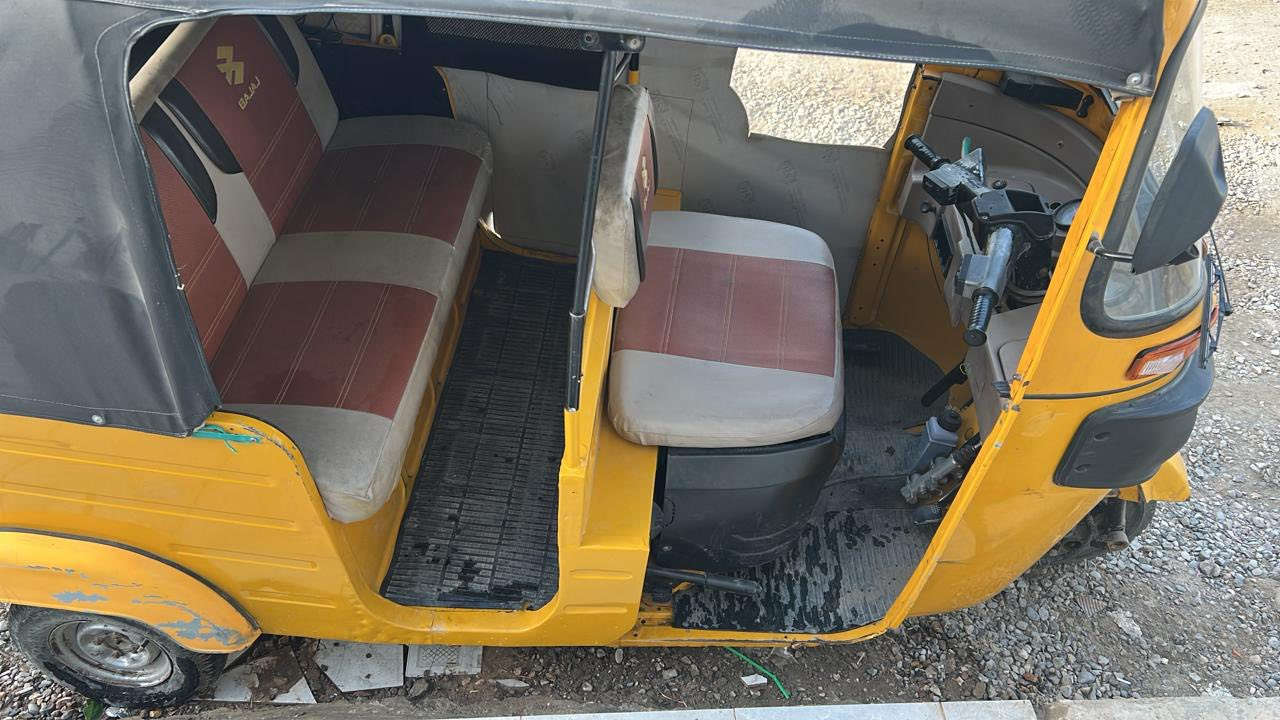 السلام وعليكم تكتك للبيع 2019شهر ال10 باسمي تكتك نضيفة خير من الله العنوان بعقوبة التحرير 
***********
