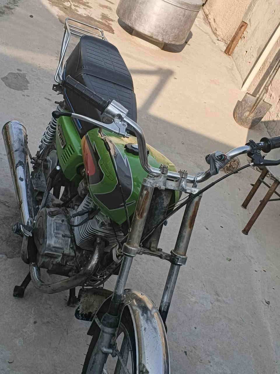 سلام عليكم دارجة شاصي سيفان والمكينة mtr 200cc دراجة معلكة ولفات دراجة سيت جديد تانكي كشن وكفرات ودبلات خلفية جديدة وجاملغات جديدة ستيرن جديد تاير امامي جديد وتاير خلفي زين  ابيع كوم حديد ١٦٥ وبيهة مجال العنوان واسط قضاء الصويرة التواصل خاص او رقم ‏‪***********‬‏
