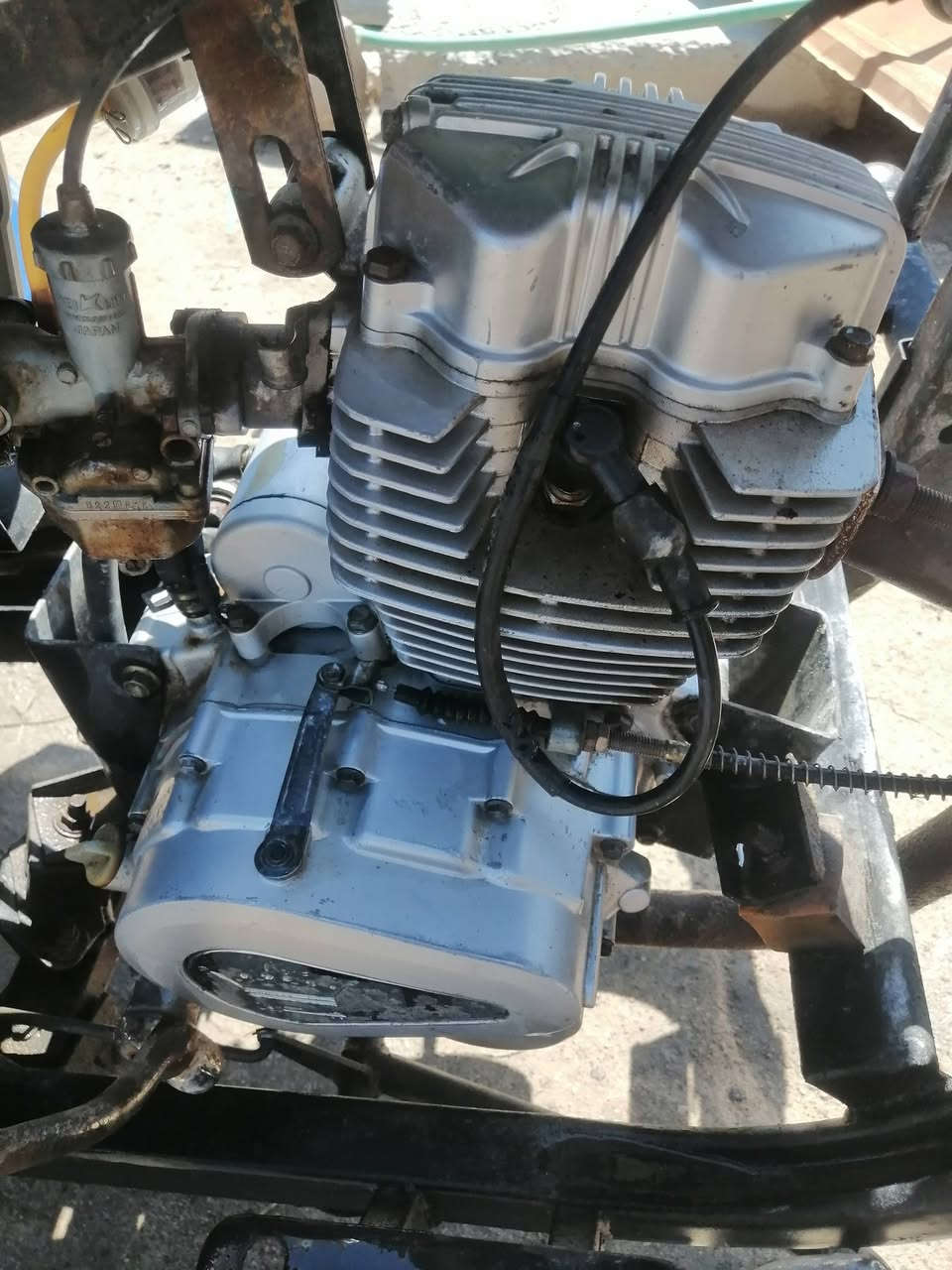 سلام عليكم ستوته مديل 21 أوراق جبرين محرك بلادي كلشي شغال اكسن مقفل تايرات خطه مليون و750  وبيه مجال مكان كوفه رقمي ***********
