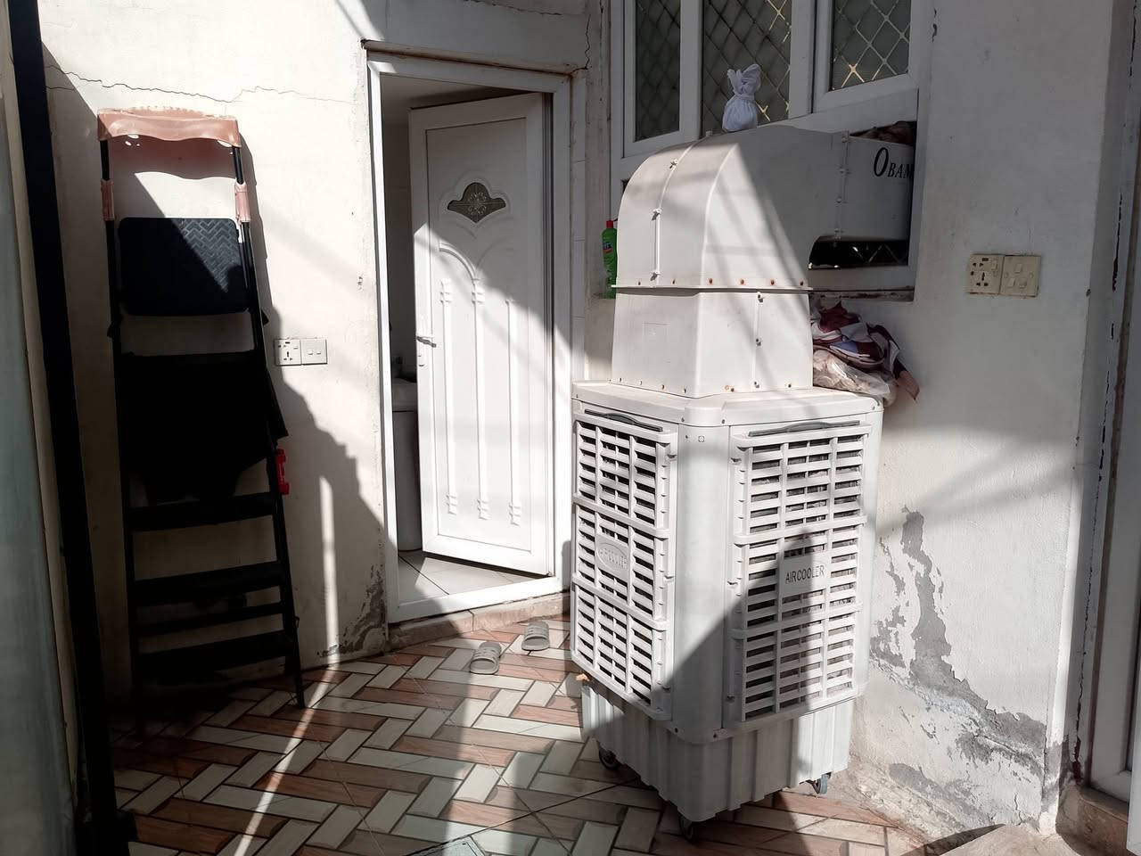 دار للبيع بعقوبه بهرز قرب السوق قرب جامع محمد عرب السعر 82 وبي مجال بصيط بناء سنت 23  طابقين ***********
