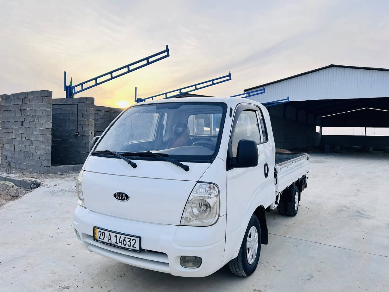 كيا 2012 مكفوله
رقم واسط تحويل سياره جاهزه
محرك كير تخم تاير
السعر 93وبيه مجال 
المكان واسط الزبيديه
***********
