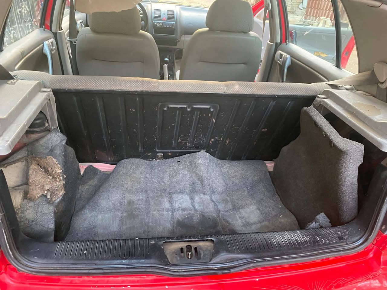 السلام عليكم
البيع فولكس واكن بولو موديل ٢٠٠٠
ابيعه كوم حديد لحد يكلي  شبيه مابيه
( تكفل فقط تحويل) سنويه ساقطه ٢٠٢٢
تحويل موجود 
السعر ٢٢ ورقه بيش مجال بسيط كلش
رقم ***********
