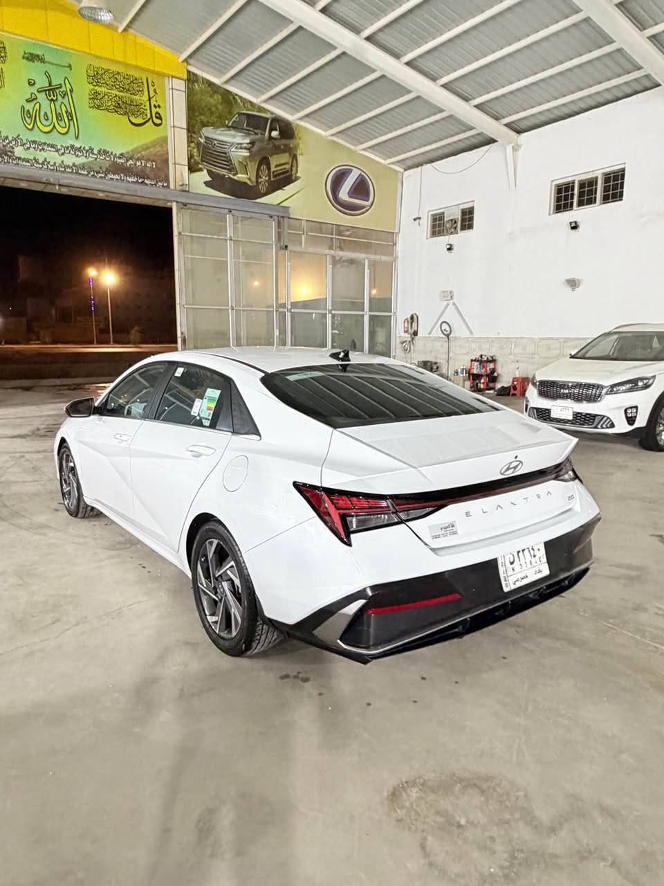 *تحيه طيبه🌹
*النترا خليجي موديل 2024 
*كوري اصلي مكينه 2000 

*فول مواصفات
1-فتحه
2-بصمه ابواب +تشغيل
3-شاحن واير ليس
4-تشغيل عن بعد
5-حساس امامي وخلفي
6-مودات سياقه 5سمارت وسبورت ونورمال وايكو

*رقم بغداد باسمي  
*بيها بارد بمقدار شبر بالجاملغ الامامي فقط
*معروضه ب177 وبيها مجال للشراي 

للاستفسار *********** دهل اوران, واسط
