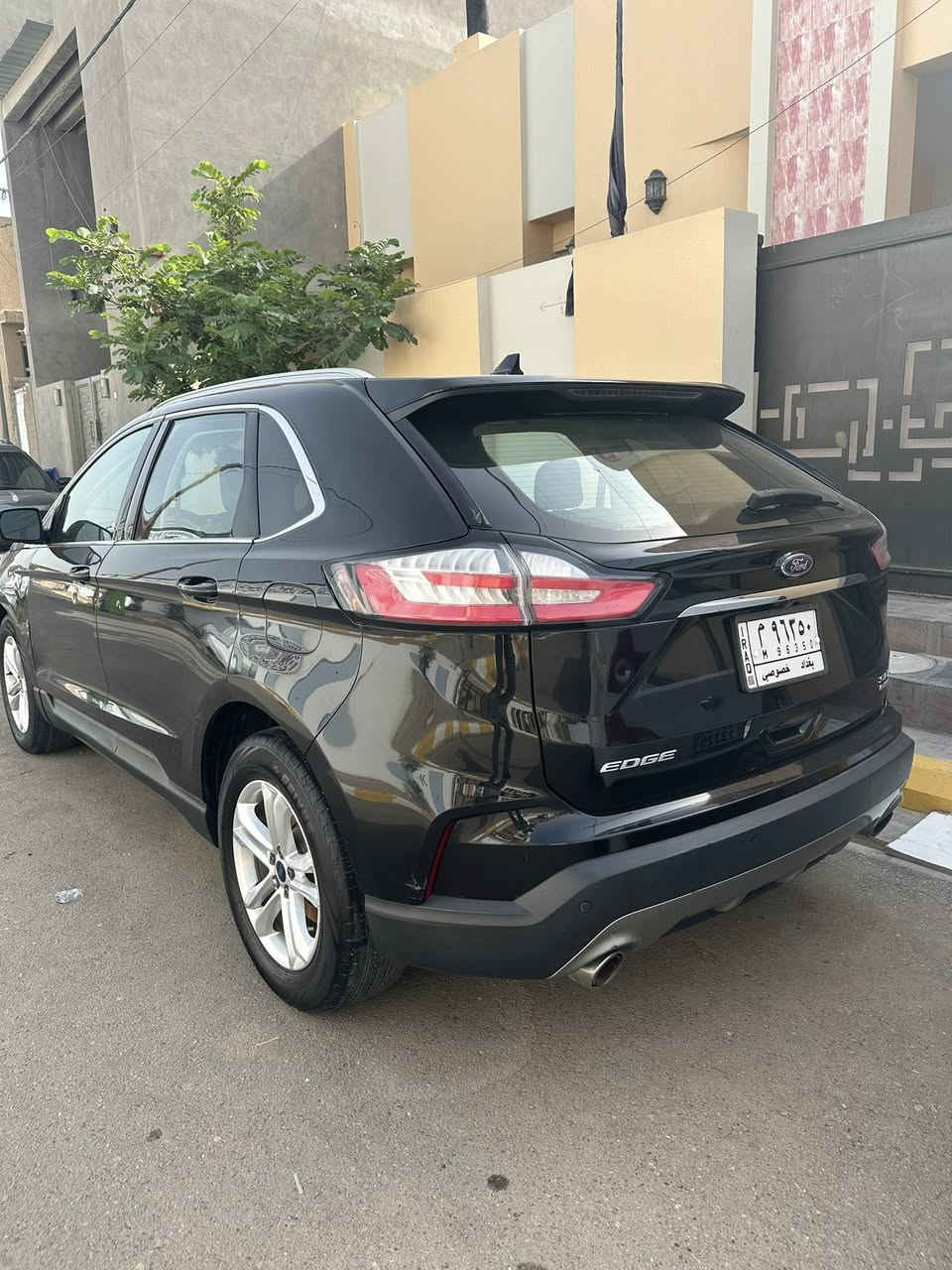 السلام عليكم 
فورد ايدج 2020 حادث امامي سطحي البنيد مبدل نفس اللون وبارد بالجاملغ وصبغ حافة باب السائق جوه المرايه الجانبيه مواصفات sel 
السعر 160 وبيهه مجال بيع او مراوس حسب القناعه مكاني بالصويرة 
***********
