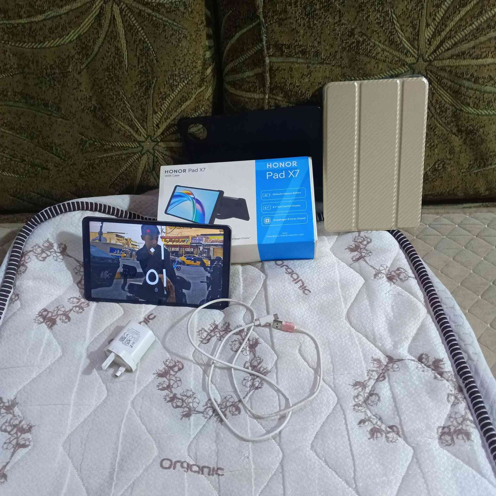 Honor Pad X7

مستخدم كم يوم فقط 
الجهاز لووووووك 
الغراض كامله وجديده 

- الشاشة LCD 90Hz
- حجم الشاشة 8.7 انج 
- المعالج Snapdragon 8 Cores Chipset 
- - البطارية 7020mAh
- الصوت ستريو 
- الذاكرة 128 كيكابايت 
-  الرام 4 كيكابايت 

السعر 145 الف دينار فقط 

العنوان موصل باب جديد


**إذا كنت صاحب هذا الإعلان وتريد حذفه لأي سبب، رجاءا أرسل رسالة إلى الدعم الفني**