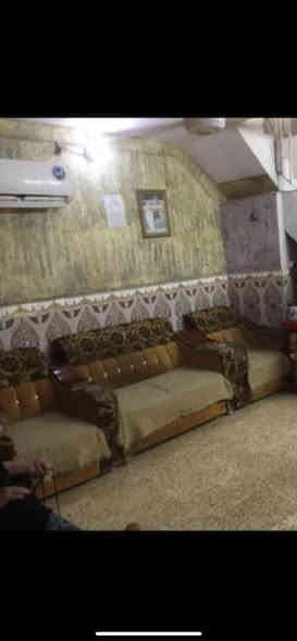 السلام عليكم بيت للايجار يبعد عن الشارع العام 100متر قاطين 3غرف نوم مقابل حي الاسرى خلف المعارض الشارع الرئيسي ل حي الجهاد الايجار 200فقط ***********
