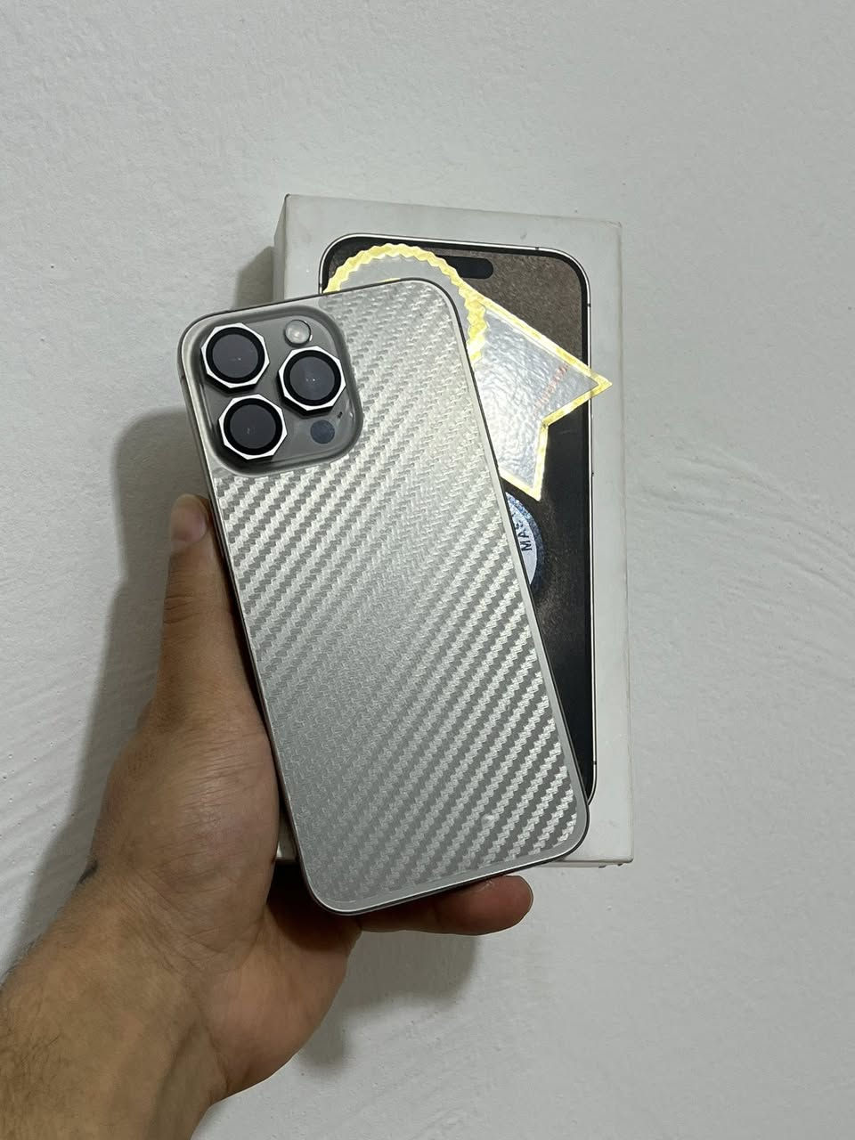 ايفون 15 برو ماكس ماستر شرق اوسط نضيف كلش شخط مابي وتر على وضع الشركه كفاله فقط نقطه صغيره ممبينه ولا مأثره موضحه بالصور باكيته ويا ذاكره 256 بطاريه 82 رايده 825 نهائي مكاني بغداد غزاليه لاتوصيل ولا مراوس ***********
