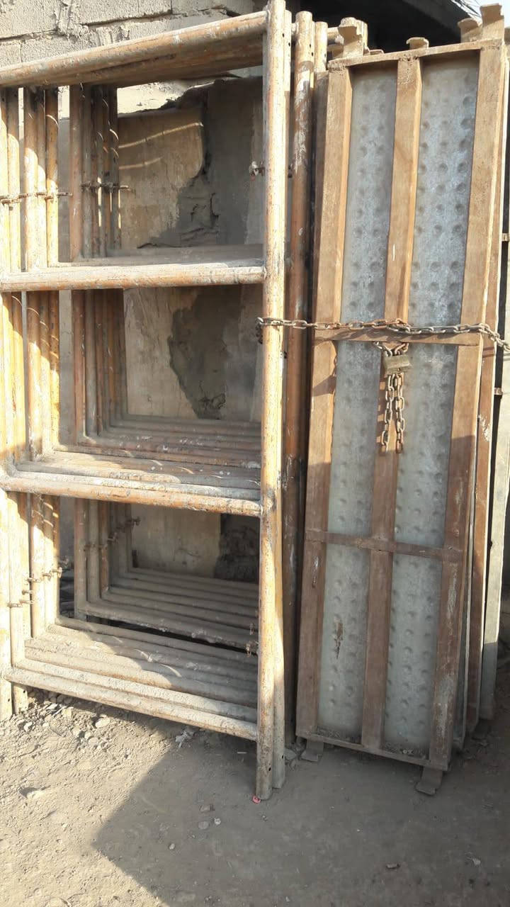 أغراض محل للبيع بسعر مناسب
8 سكلات 
3 عرباين
درج كهرباء 
وغراض اناشائية
ديالى بعقوبة باب الدرب
رقم الهاتف ***********
