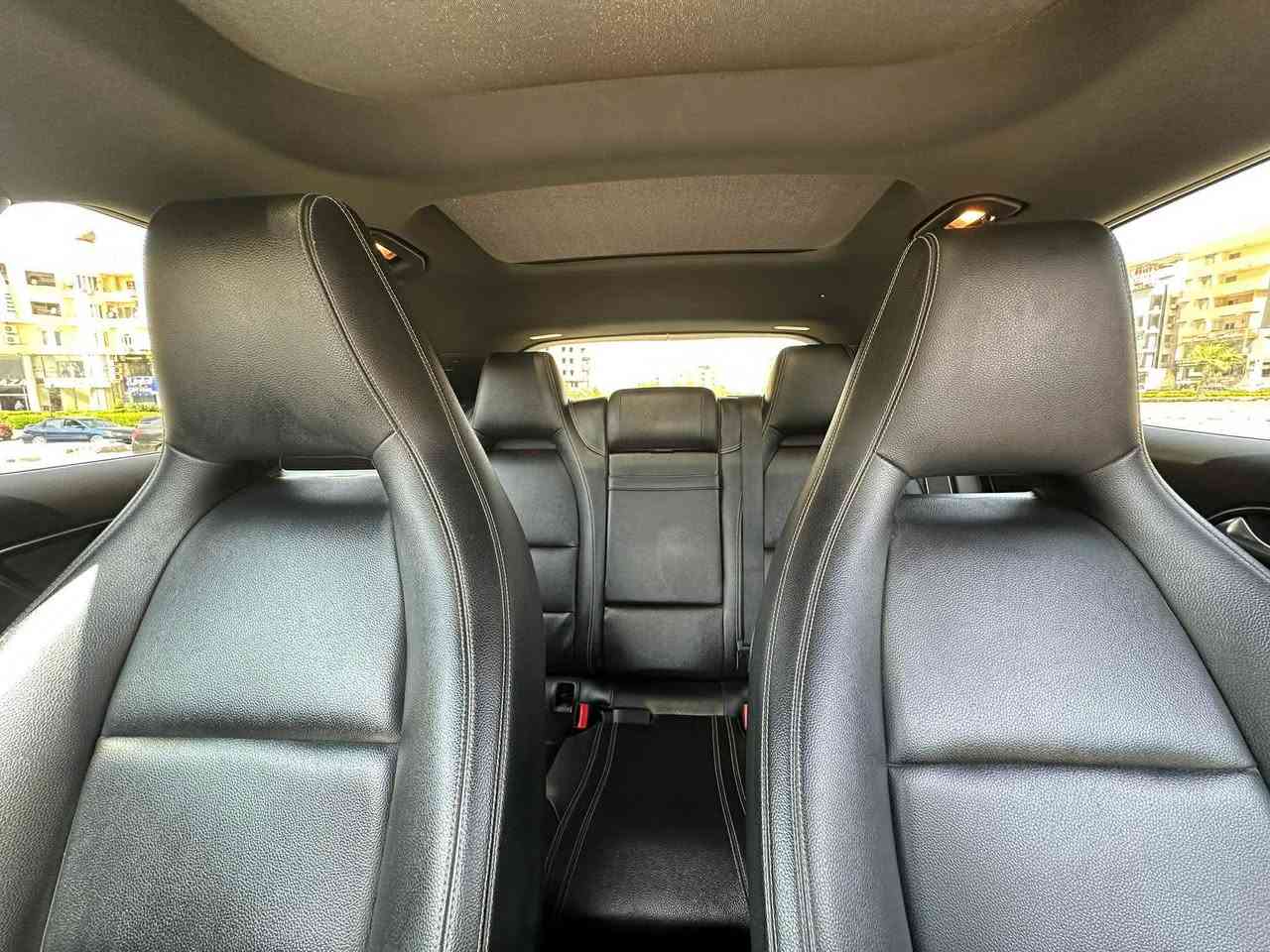 نزلت سعرها لسرعه البيع
مرسيدس Gla200 Hatch back  موديل ٢٠٢٠ 

العربيه زيرو فبريكا معادا الازاز بتاعها فيه شرخ 

استعمال طبيب حرفيا 

عداد 134,000km

صيانات توكيل

فتحه سقف بانوراما 

مالك اول 

رخصه ٣ سنين مرور اكتوبر والمعاينه في اكتوبر


**إذا كنت صاحب هذا الإعلان وتريد حذفه لأي سبب، رجاءا أرسل رسالة إلى الدعم الفني**