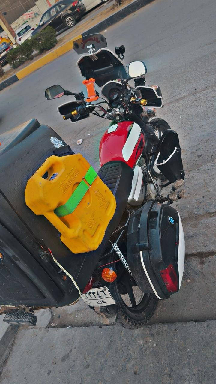 شباب دراجه بوكسر  ٢٠١٨ فول ترتيب 
 دراجه جانت استخدام شخصي الولد صارله شهر من اشتغل بيها دلفري مكينه مكفوله وناعمه والدراجه احلا من الصور مرقم بغداد تحويل ثاني يوم السعر ١٨٠٠ وبي مجال حك الجيه تواصل
 ***********
