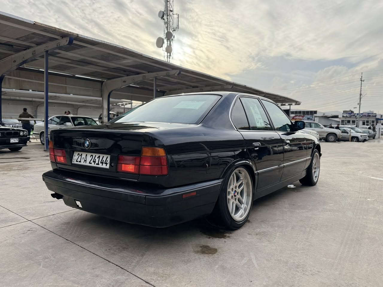 Bmw 525i 1991 🔥🔥 بۆ فڕۆشتن
مه‌کینه 25 بيلاد گێڕ عادی 
کلاج و عەینەی لۆک گێڕ و مەکینەی بەشەرت پانکەی کارەبای 
رەقەم سلێمانی سەنەوی و ژینگەوڕێگەوبانی و فەحسی تازەیە تا 2030 بە ناوی خۆمەوەیە ~ پێش پانە ~ لايتی هێلا بیلاد زۆر جوان و پاک ماوەتەوە گێڕ و مەکینە و تەبرید بە شەرت تەحویل و غرامە بە شەرت ~ ناو ڕەش ~ناو فۆرمیکا~٤ جام کاره‌با ~ ABS~ ئاوێنە کارەبای~تایەو ویلی M18 تازه پیشی دا‌گیراوه سعری ٦٨ گه‌لاو معامه‌له 
تەحویل و غەرامە بەشەرت 
مشتەریت تێڵ بکە هەموو شتێکم نوسیووە 
شوێن: سلێمانی  ***********
