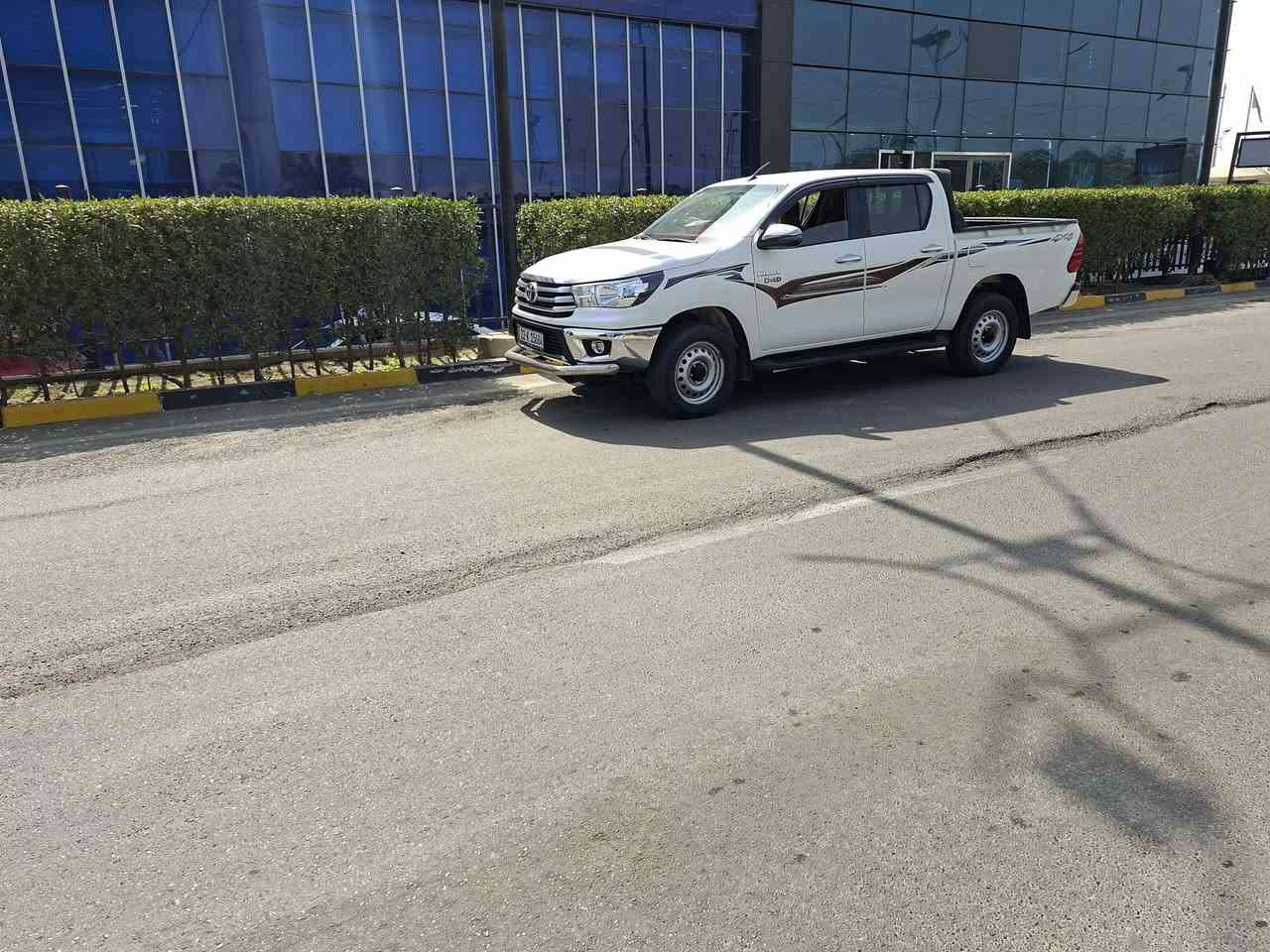 السلام عليكم رمضان كريم 
للبيع فلاونزه كاز 2018
النوع D4Dسعودي مواصفات سلك 
الممشى 240الف
محرك خير من الله لاتنقيص ولاصوت نوزلات جديد تخم تاير رقم أربيل بسمي لل2029
السياره صار بيه حادث وبدلت بنيد فقط نفس الون يعني بدون صبغ واكو بيه مكانات بارد 
السعر 195وبيه مجال 
مكان السياره واسط 
***********
