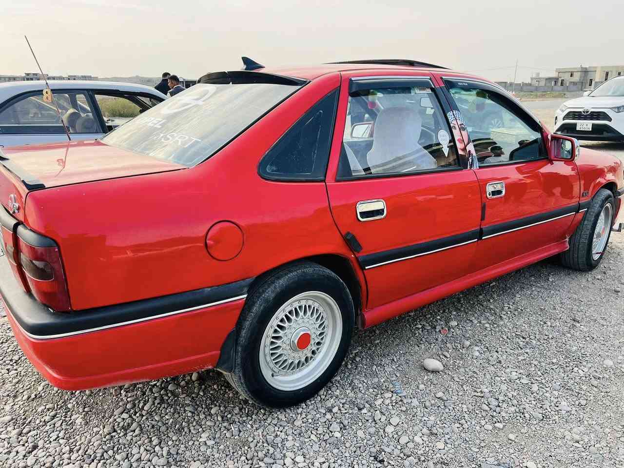 السلام عليكم
اوبل فكتره موديل 90 كير ومحرك شرط حجم 20

صدر طخم تاير كلو جديد رقم دولي هزه جديده

شرط تحويل بيها صبغ حزام بدون دكت جاكوج

*********** 

مكان السياره كياره جنوب الموصل
