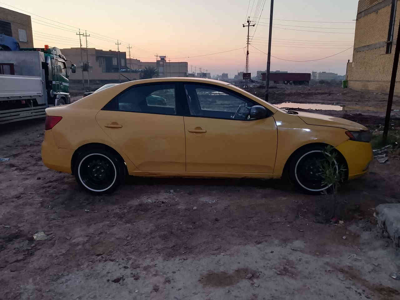 سلام عليكم فورتي 2011 امريكيه حادثه  جاملغات الكدم فقط رقم انكليزي سياره حلو السعر 68 الرقم ***********
