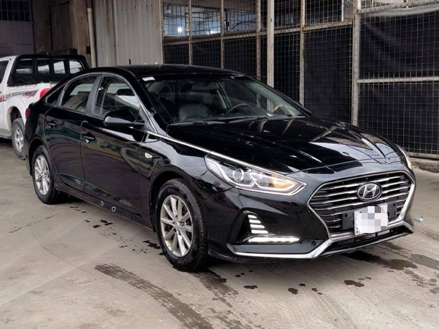 السلام عليكم سوناتا موديل 20 دخول جديد سياره جاهزه ما بها اي نقص محرك 24 حداديه كهربي جاهزه بها قصه جنطه ادوات ادوات ادوات 
السعر 60 ورقه وبيها مجال 
العنوان بغداد رقم الهاتف ***********
