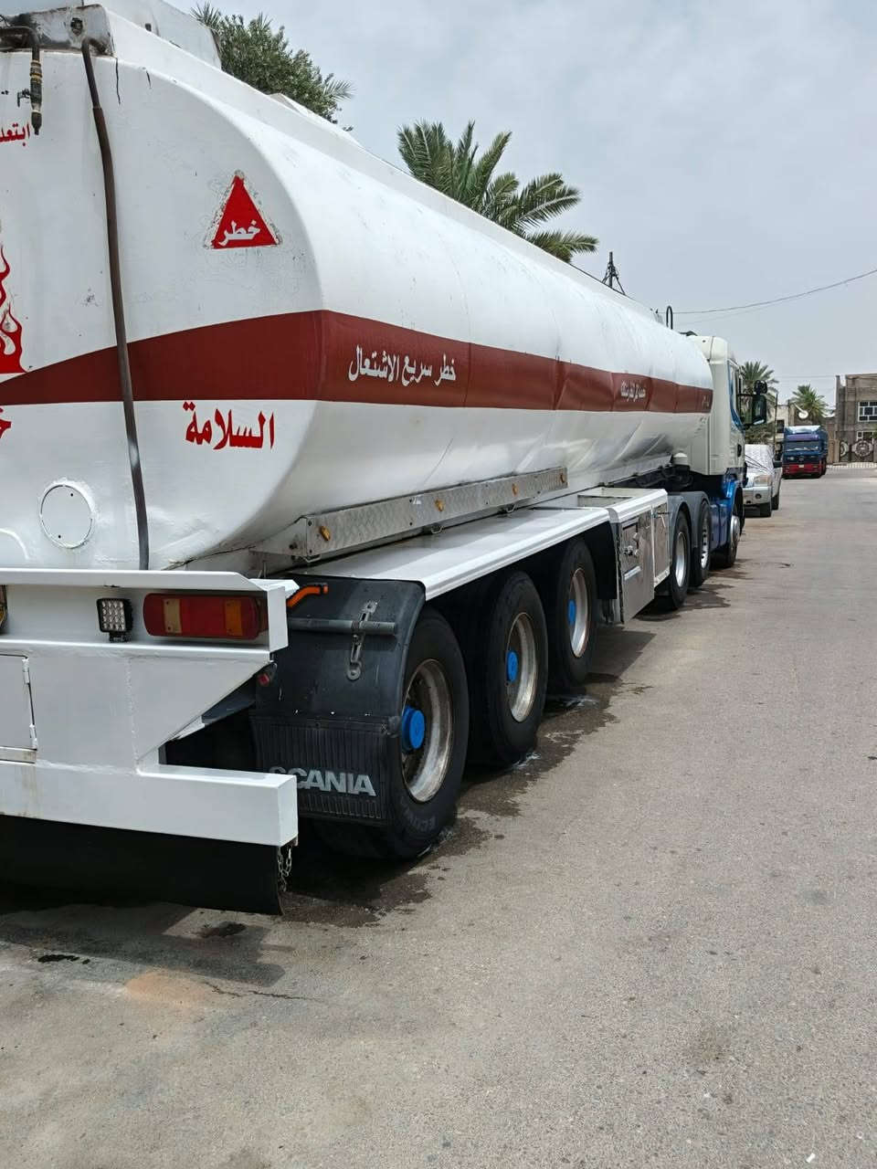 السلام عليكم سكانيا سنكل موديل 2002 طوناج الى 2027سنويه الى 2027 السعر 285 بيها مجال  الاستفسار الرقم ***********
