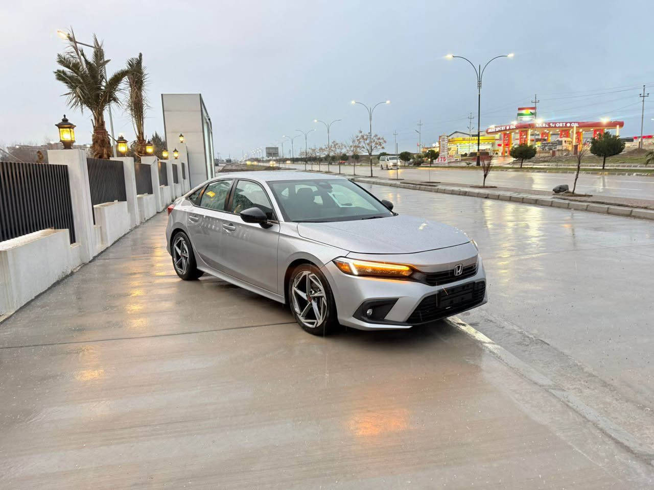 السلام عليكم 
هوندا سيفيك ٢٠٢٥
 اربع قطع صبغ  
السعر ١٢٠ ورقه و مجال جدا بسيط 
 مواصفات فول ماعدا فتحه
بصمه 
شاشه 
كاميرا
ولكب كروم 
رادار 
تحديد مسار 
شاشه كاربلاي car play
Apple car
نظام توقف المحرك في اماكن مزدحمه 
بعد بيها مواصفات هواي 
رقم كاتي تترقم ب ١١ ورقه باسمك 
 العنوان عقره معرض كولان
*********** واتس اب او اتصال اكر, نينوى
