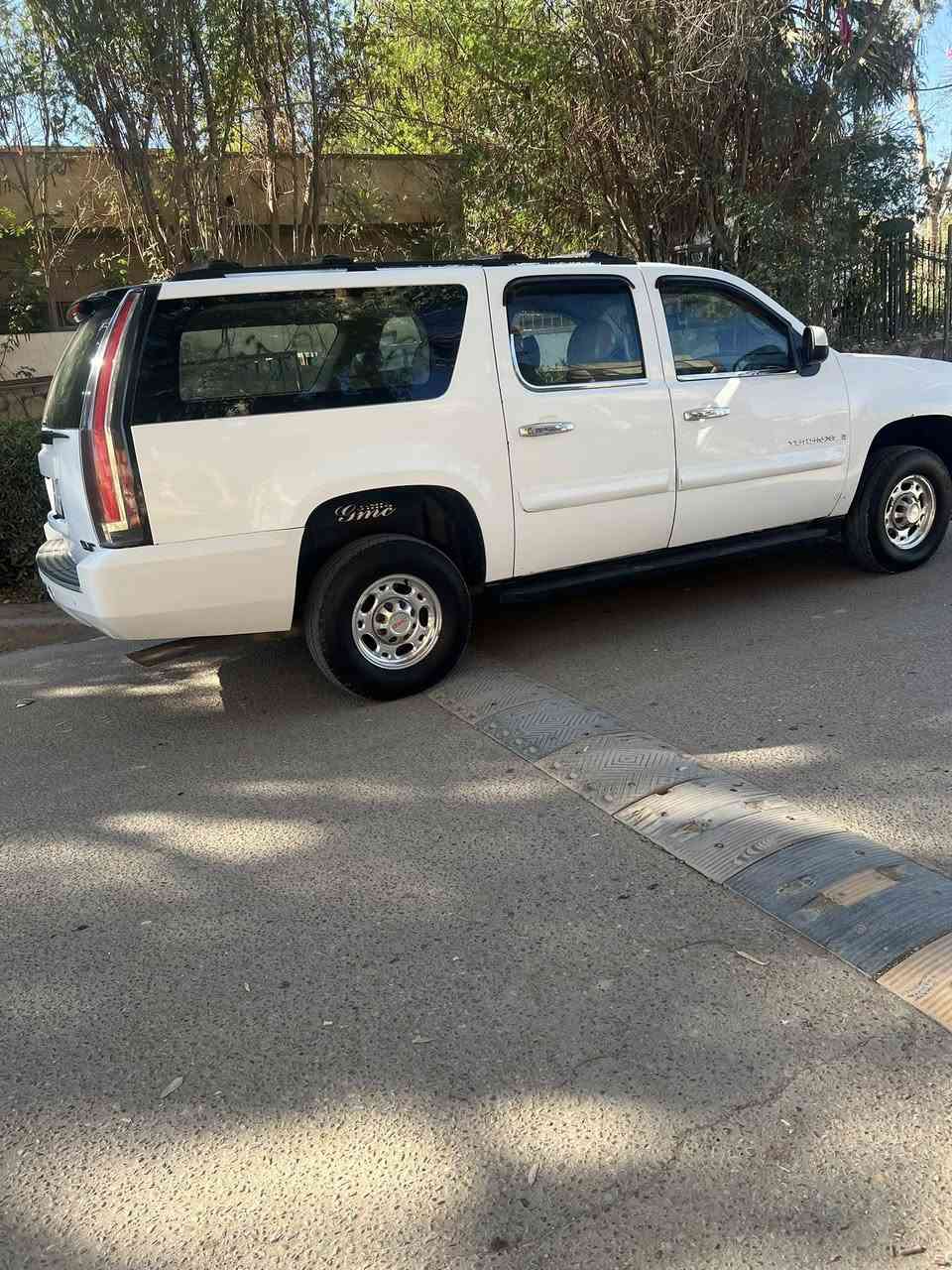 السلام عليكم للبيع يوكن فحل 8برقي موديل2007 السيارة GMC وارد خليجي ألون كرزي مصبوق أبيض رقم سيارة أجره بغداد تحويل ثاني يوم تخم تاير ويل كيب سعر 185 وبيه مجال بصيط مكان السيارة البصره كرنه /***********
- [ ]
