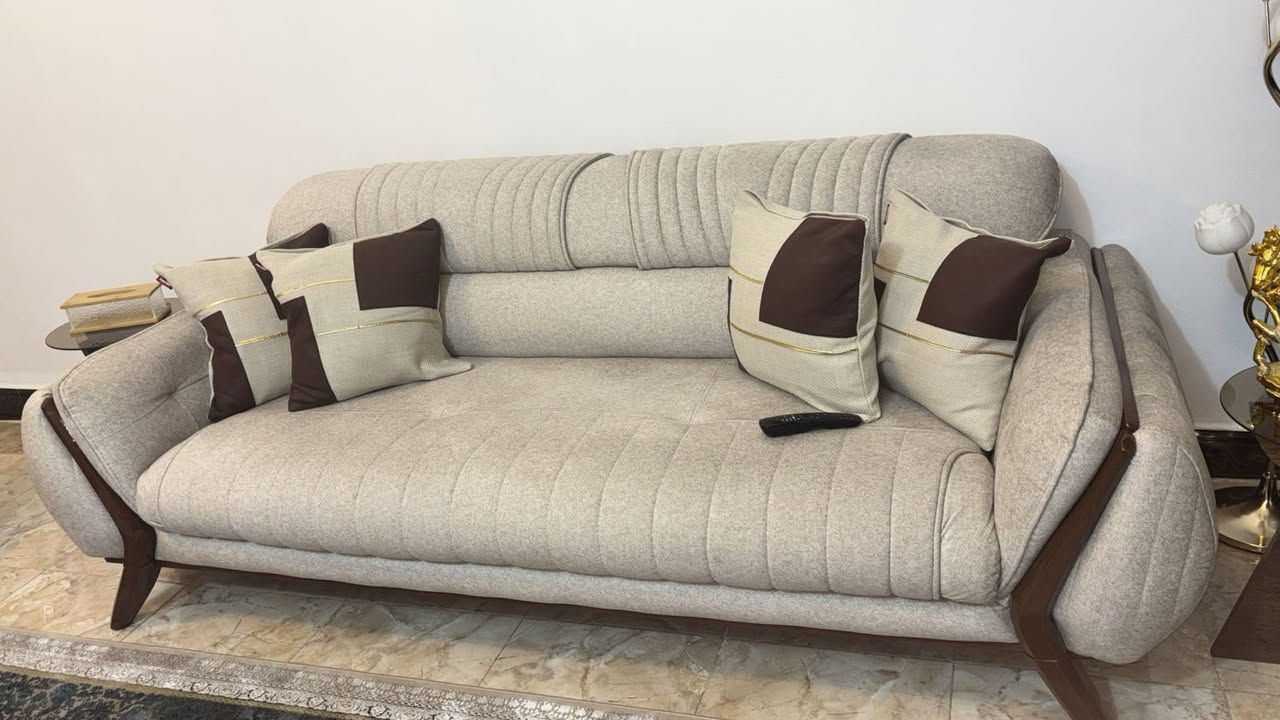 تخم عشر مقاعد جديد غير مستخدم بشرط الفحص تركي درجه اولى وياه اربع كوشات مغلفه بوجهه ثاني اريده بمليون و250 وبي مجال بسسسيط مكاني الفلوجه


**إذا كنت صاحب هذا الإعلان وتريد حذفه لأي سبب، رجاءا أرسل رسالة إلى الدعم الفني**