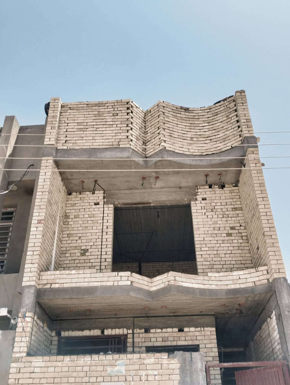 السلام عليك كوادر بناء متفرغين حاليا شغل درجه اولى استلام مهندس في كربلاء البيت نكمله اله نطلع من عند  خدام  كربلاء اسعار مناسبه ارقام***********/***********
