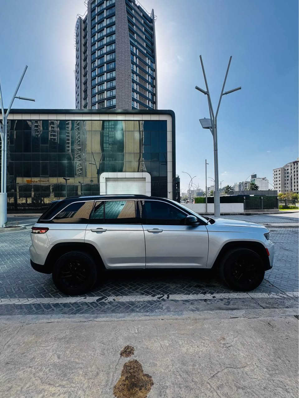 كوردي عرةبي 
jeep laredo  2023
مواسةفات لاريدو  
سةيارةيةكي زور جوان بي مةسرووف 
هةموو شتيكي بةشةرتة ئةمريكية سةيارةكة
گير و مةكينة كارةبايي بةشةرتة 
٥ بارجةي  سبوخة بي شانصي و بةتانة  ارباك سيستةمة  
مواسةفات 
 شاشة اليكتروني بةسمة شاشة گةورة دةبل اكسل اوتو ستوب اكو و جلد و كارةبايي فوليوم و تحديد سرعة كاميرا و حساس بشتو بيشي  كوشن هيتر  ، هيتر زور مواسةفاتي تر
شوين هةولير 
‏Ⓜ️0750 369 9092
كورك واتساب 
سحر 240$   مةجال 

 JEEP laredo 2023 
سيارة حلوة اعلي من صورة 
گير محرك بشرت كهربائي كولها شرت 
فوول فوول مواصفات ماحدا فتحة 
بيها  حادث ٥ قطعة بدون شانصي ارباك سيستم
مواصفات/ شاشة اليكتروني بصمة كشن كهرباءي  فورويل 4\4 اوتو ستوب  حساس امامي و خلفي كشن تتفية بعد بيها مواصفات 
مكان سيارة اربيل 
‏Ⓜ️0750 369 9092
كورك واتساب
سعر / 240$ بيها مجال قليل أربيل, العراق
