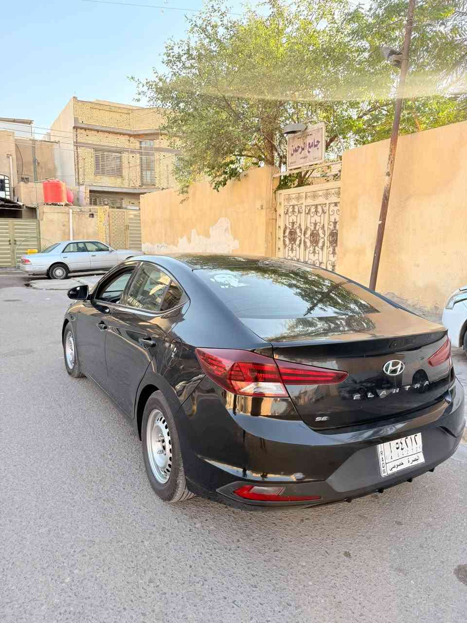 سلام عليكم الانترا مديل 2020 كفاله بيها طخات بسيطه السعر 118 وبيها مجال الاتصال ع رقم ***********
