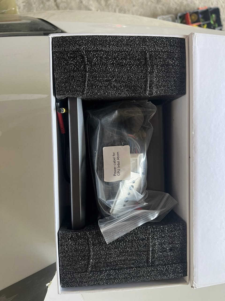 شاشه تيسلا  للبيع الهاتف *********** السعر 110
