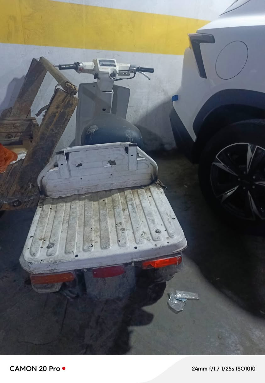 السلام عليكم دراجه 60 سرعه بيها فقط تاير طاق وشغاله على حسب الوصول نجره سلف مكاني بغداد الكاظميه باب الدروازه رقمي الاستفسار ***********
