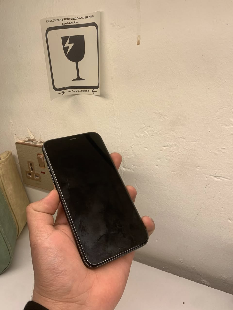 آيفون 11 عادي __ 64 كيكه كل شي بلادي جهاز مامفتوح فيس ايدي شغل  كل شي شغل شرط سعره 250 مكاني كركوك روناكي***********
