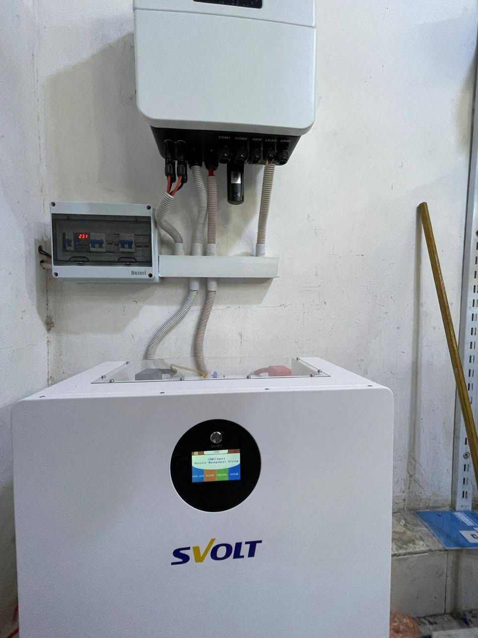 🔴اعمال #شركةسولرماجك مستمرة من شمال عراقنا العزيز وحتى جنوبه !!!!
تم بحمد الله تنصيب منظومة شمسية (20 امبير)  ، في محافظة النجف.
تتكون المنظومة من :
✅ 10 الواح نوع لونجي قدرة 620 واط .
✅ 1 بطارية نوع SVOLT  ليثيوم بحجم 16  كيلو واط.
✅ انفيرتر نوع ديا حجم 6 كيلو واط .

لِرؤيا عصرية حديثة واشراقة جديدة مغايرة لواقع البلد تقدم شركتنا خدماتها للطاقة الشمسية حاملة على عاتقها تقديم جميع الحلول المناسبة لحل أزمة الكهرباء .

انتظرونا بقادم الأيام بأعمال أكبر.

للتواصل :
***********
***********

#طاقةشمسية #طاقةمتجددة #العراق
